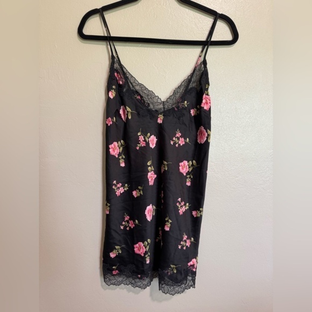 Forever 21 slip size medium